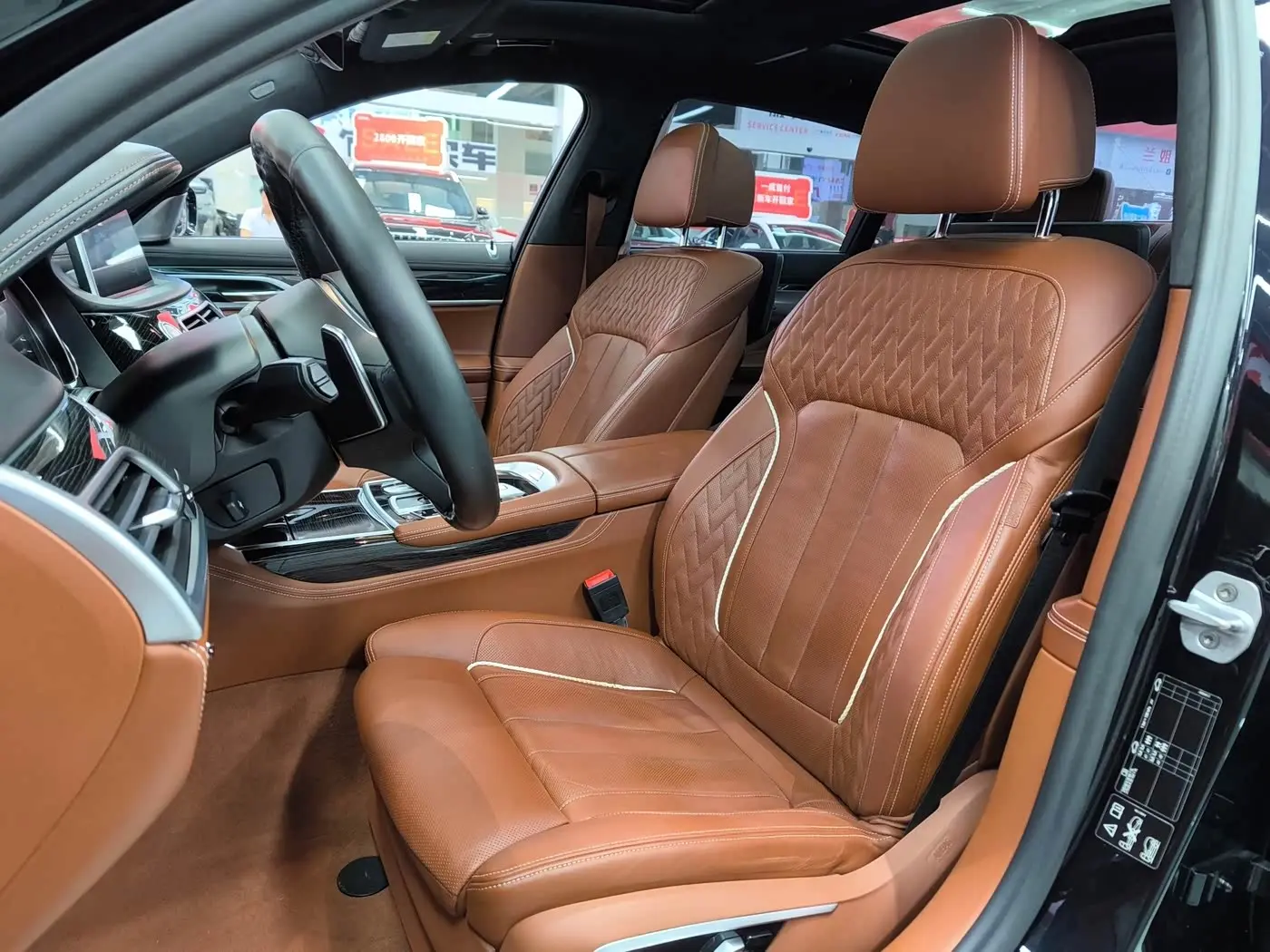 BMW 7 Series 2018 — Фото 16/20