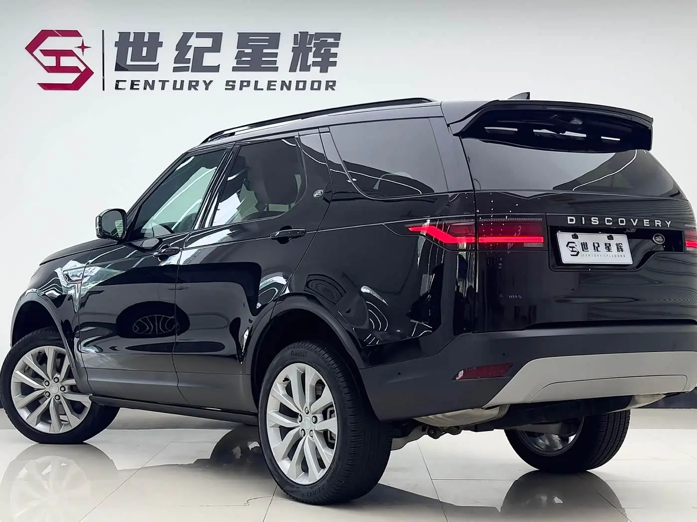 Land Rover Discovery 2025 — Фото 4/20