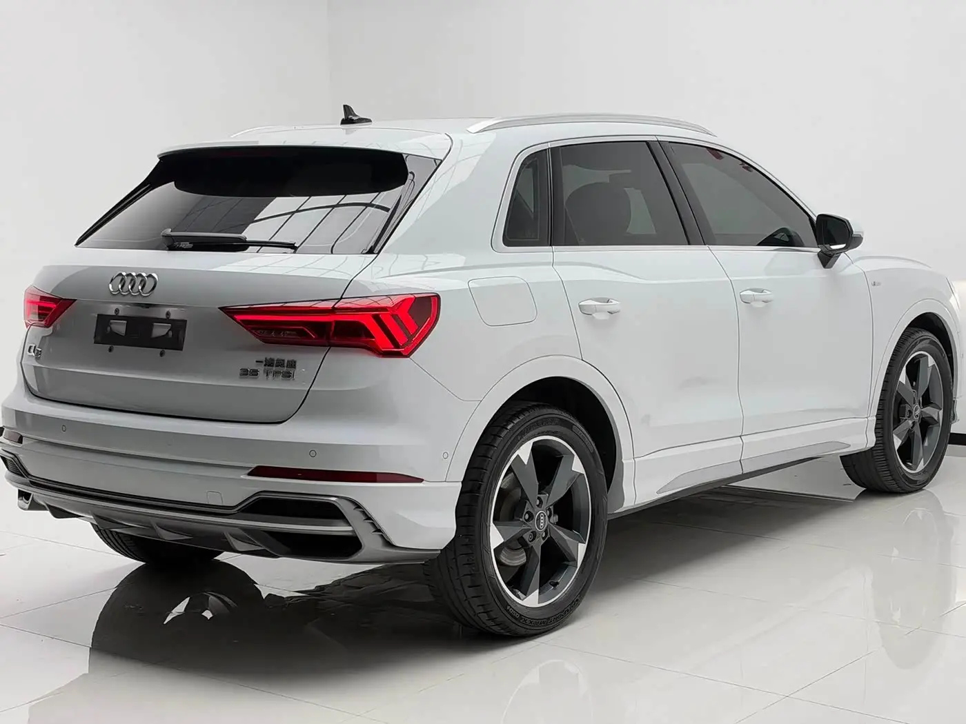 Audi Q3 2022 — Фото 4/16