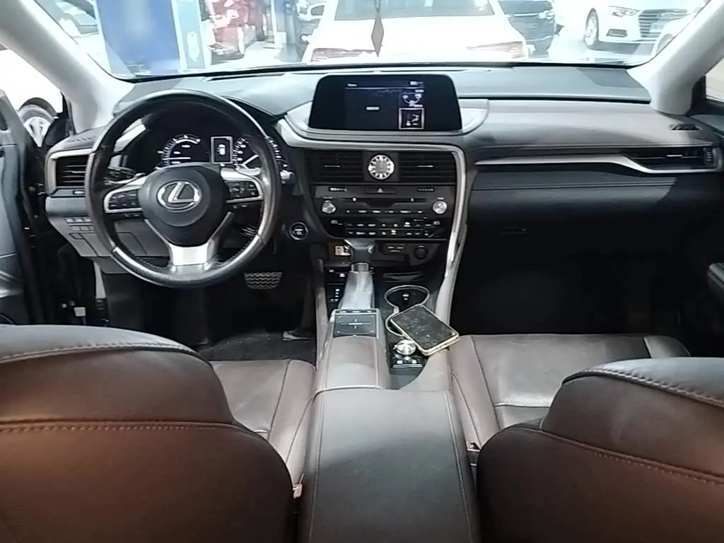 Lexus RX 2022 — Фото 10/20