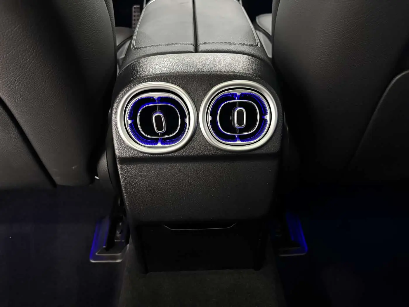 Mercedes-Benz C-Class New Energy 2025 — Фото 19/20