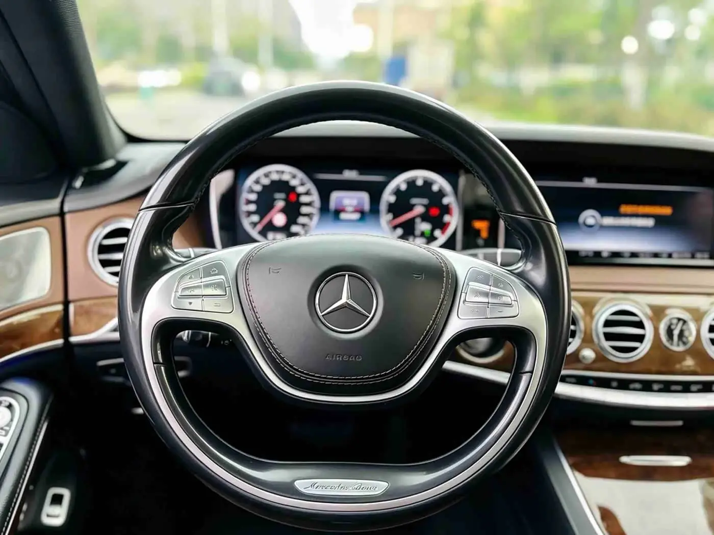 Mercedes-Benz S-Class 2016 — Photo 13/19