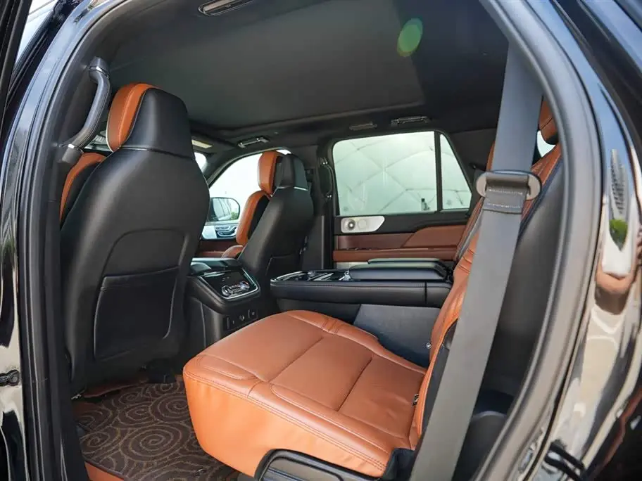 Lincoln Navigator 2021 — Photo 10/20