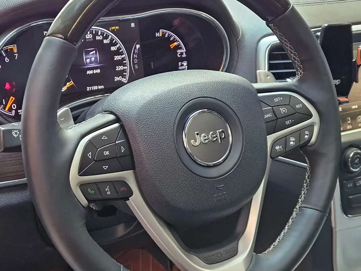 Jeep Grand Cherokee 2016 — Фото 3/8