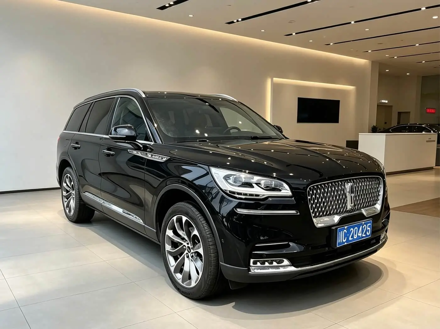 Lincoln Aviator 2021 — Photo 2/20