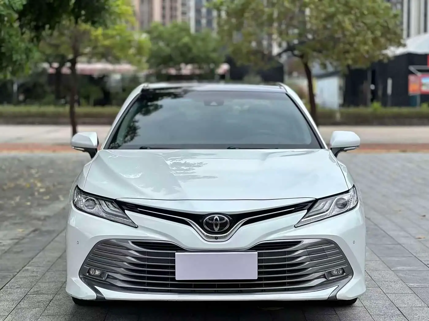 Toyota Camry 2018 — Photo 2/16