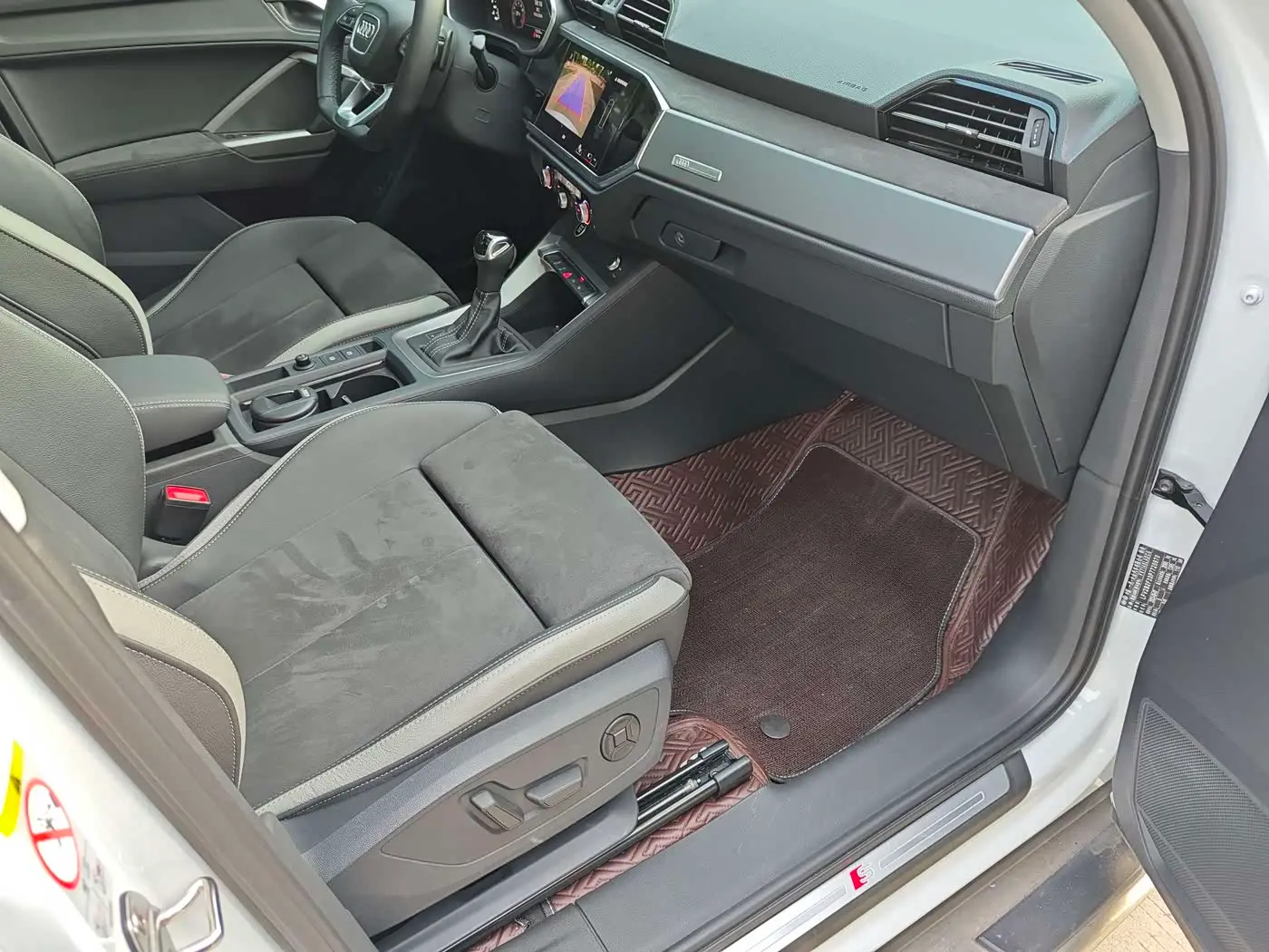 Audi Q3 2023 — Photo 18/20