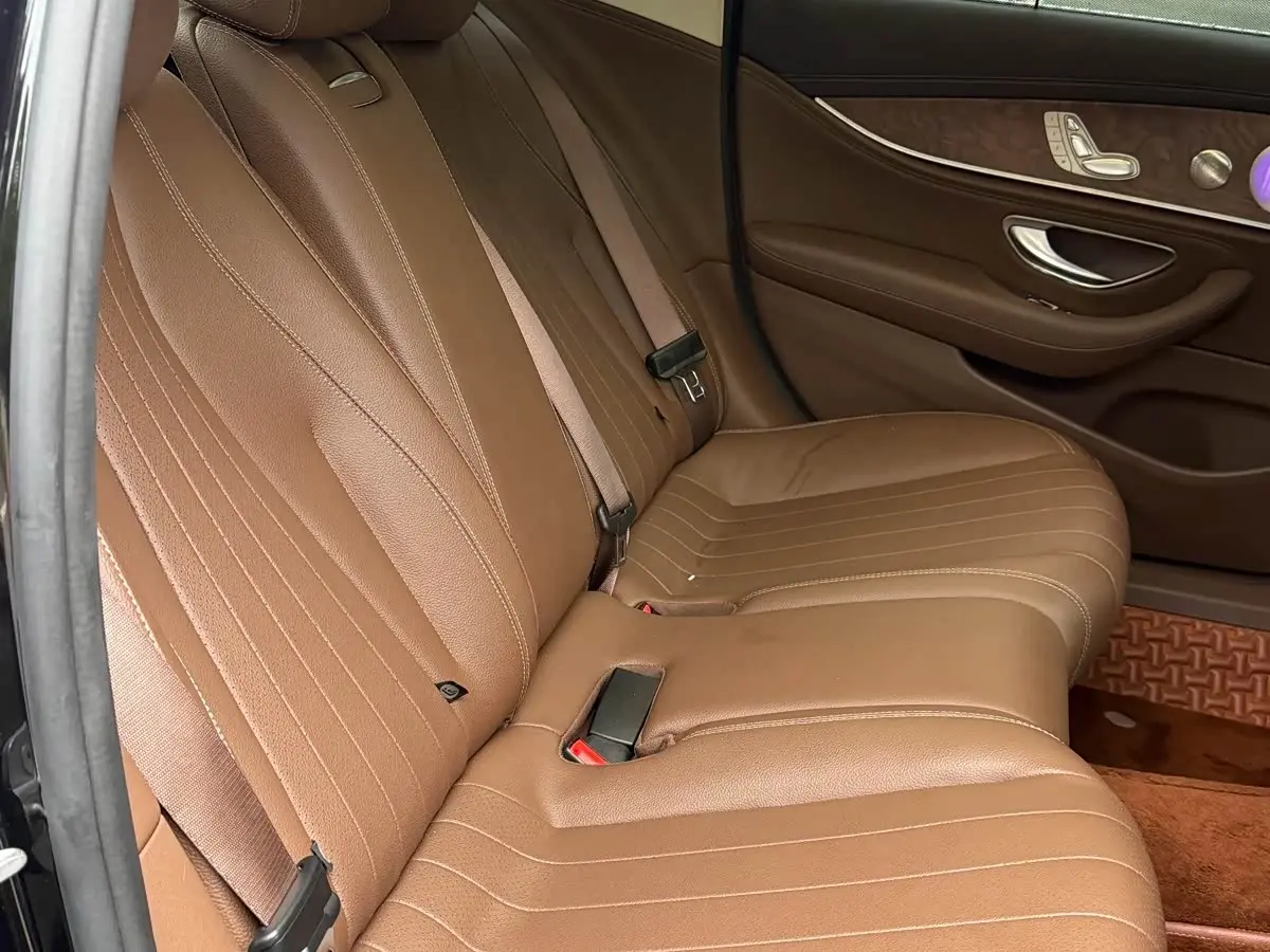Mercedes-Benz E-Class 2022 — Фото 11/16