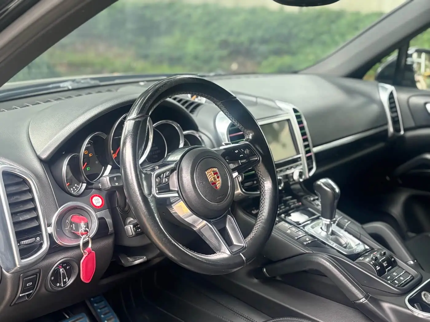 Porsche Cayenne 2016 — Photo 7/16