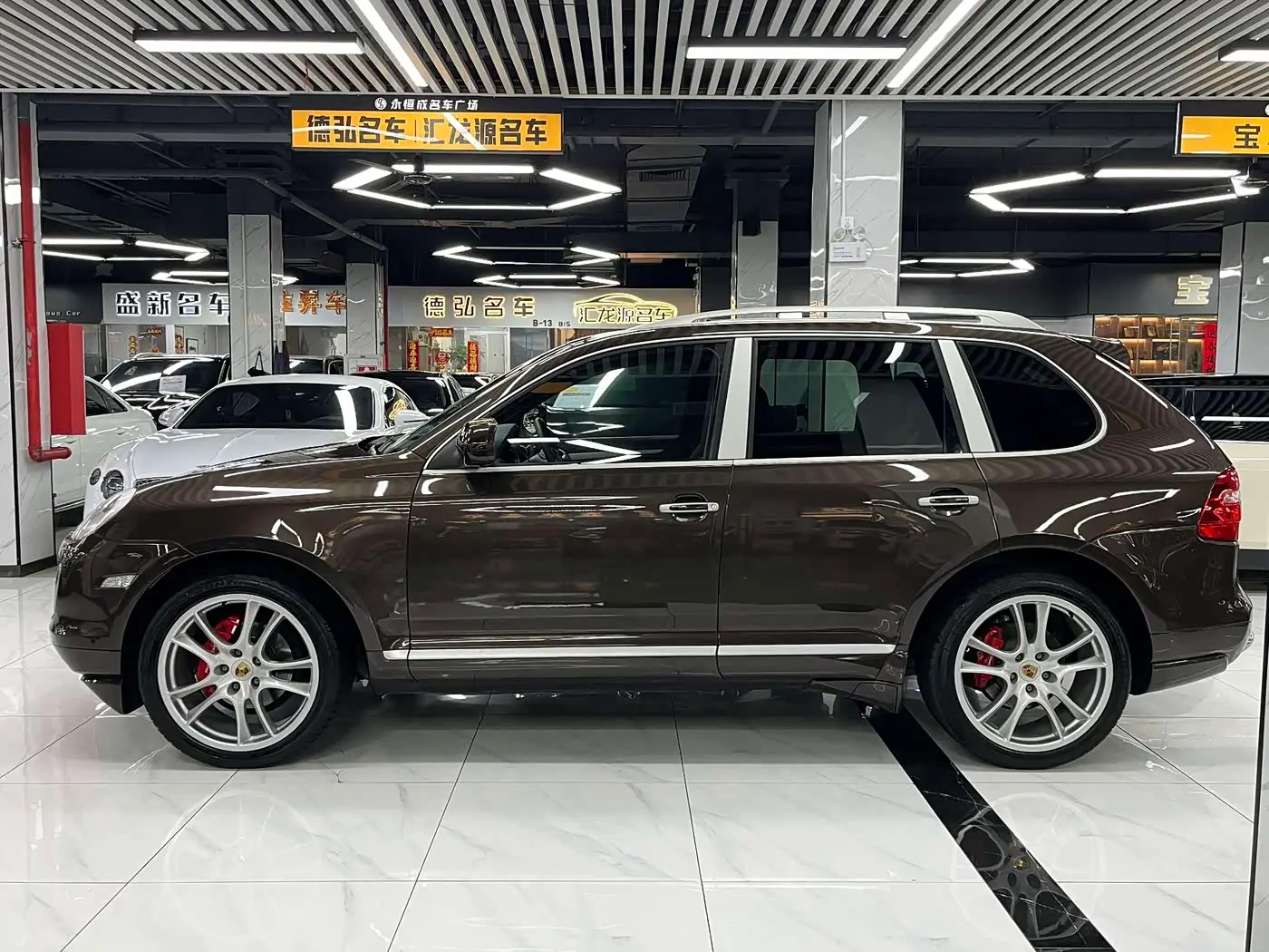 Porsche Cayenne 2009 — Photo 9/18