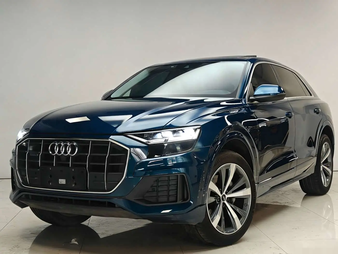 Audi Q8 2021 — Фото 1/20