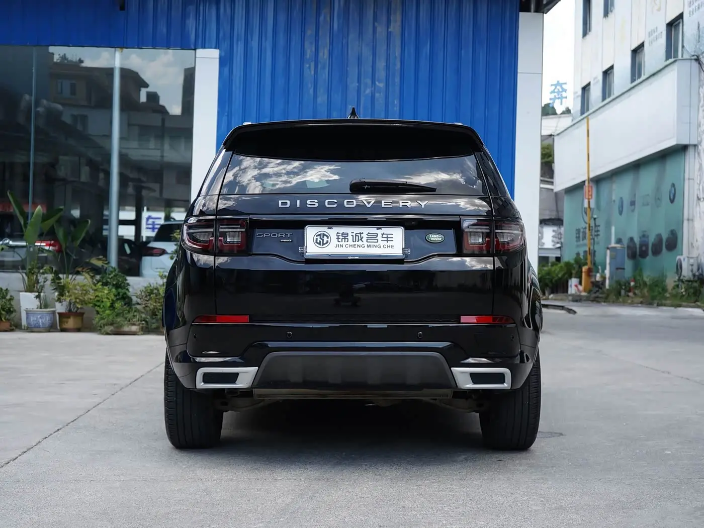 Land Rover Discovery Sport 2023 — Фото 8/16
