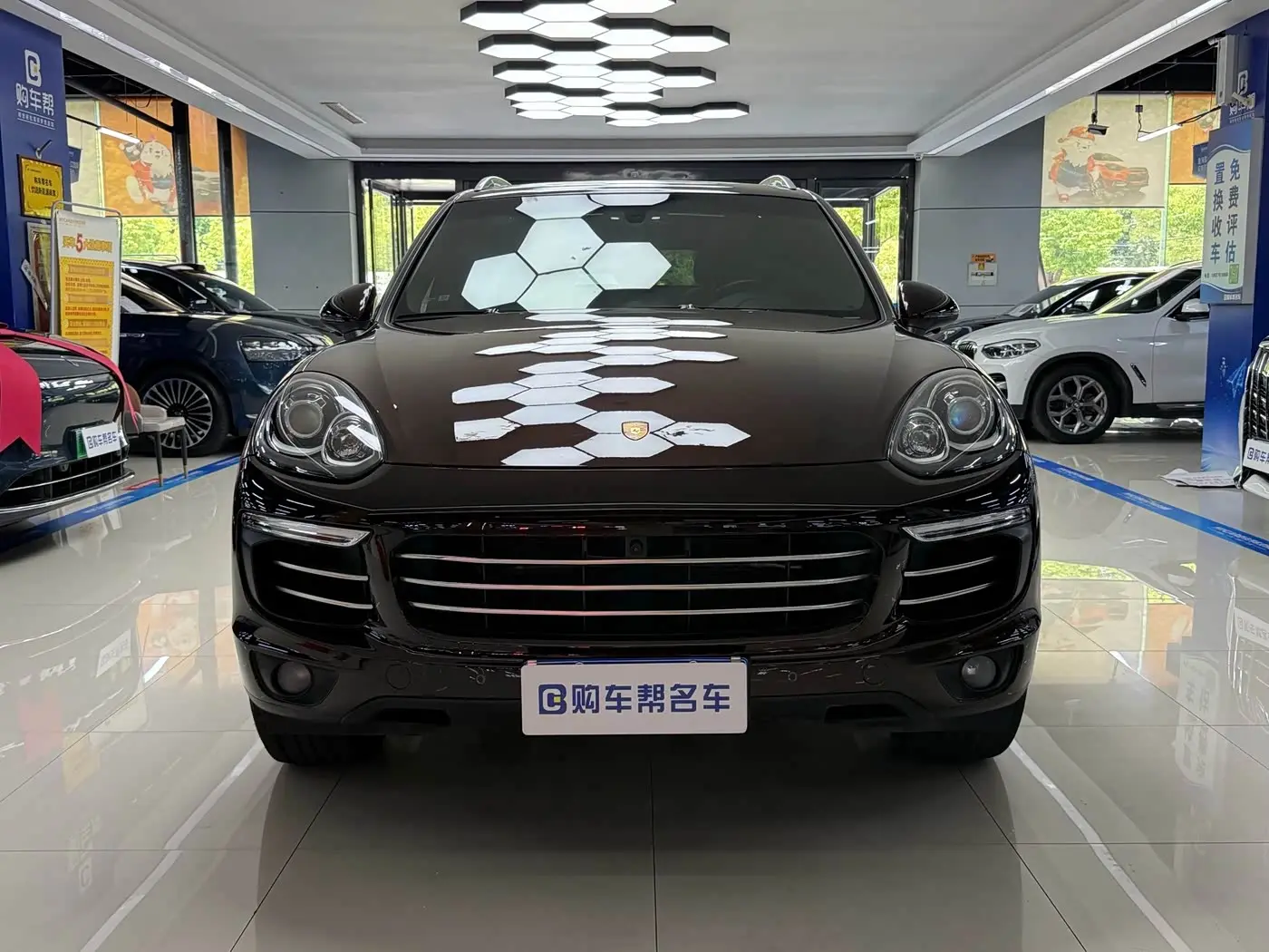 Porsche Cayenne 2017 — Photo 2/16