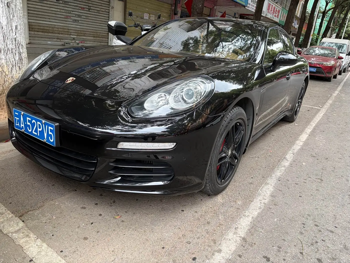 Porsche Panamera 2014 — Photo 1/10