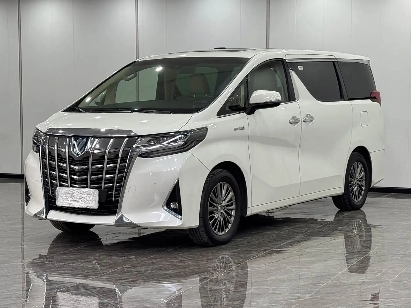 Toyota Alphard, 2023