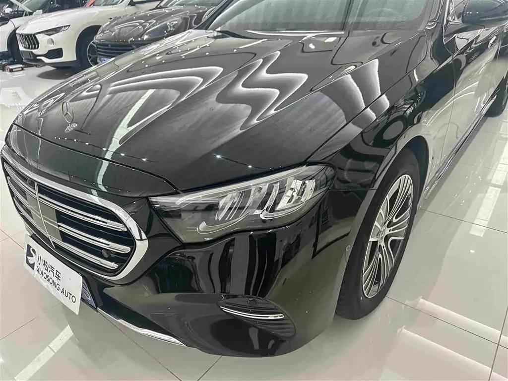 Mercedes-Benz E-Class 2024 — Photo 3/20