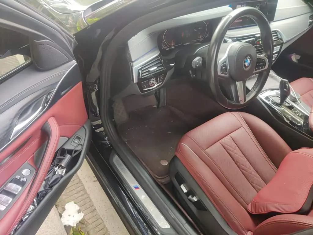 BMW 5 Series 2022 — Photo 14/20