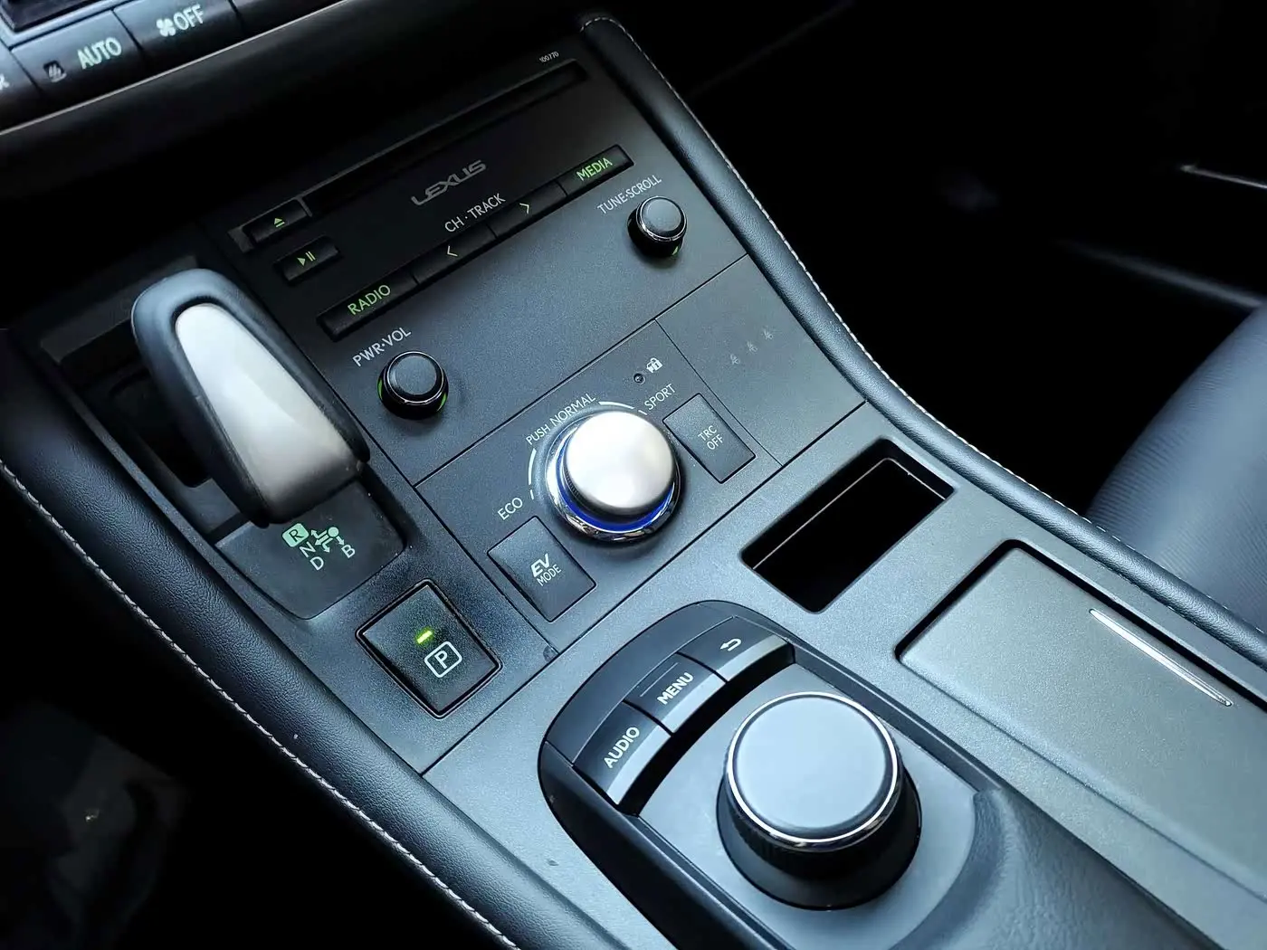 Lexus CT 2018 — Photo 14/20