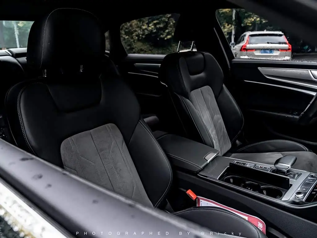 Audi A6L 2024 — Photo 8/11