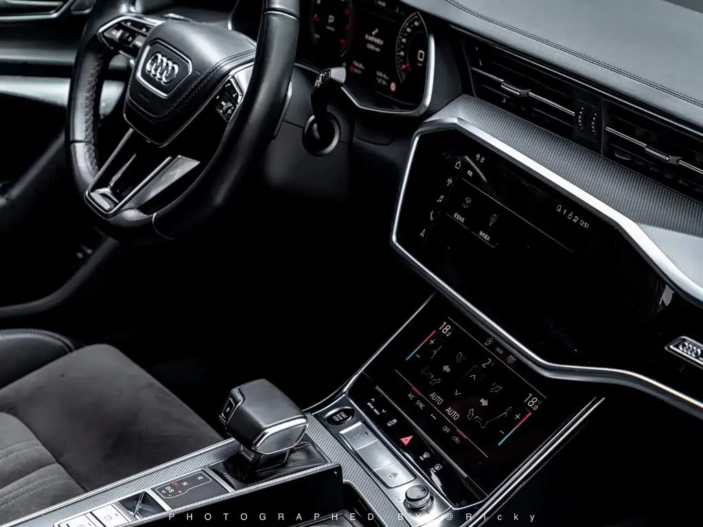 Audi A6L 2024 — Photo 7/11