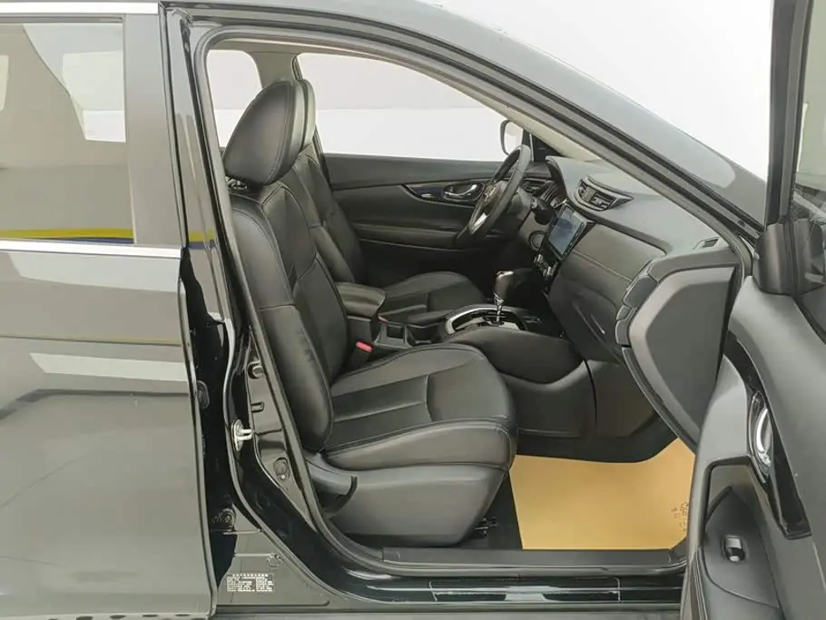 Nissan X-Trail 2021 — Photo 8/16