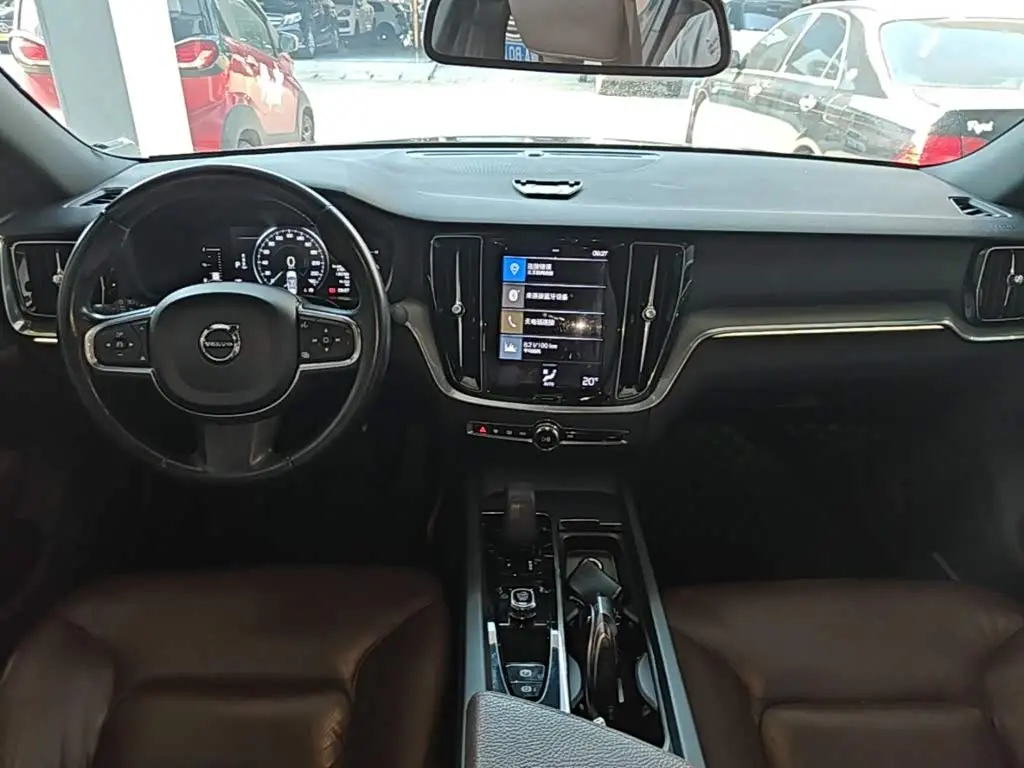 Volvo S60 2022 — Фото 10/20