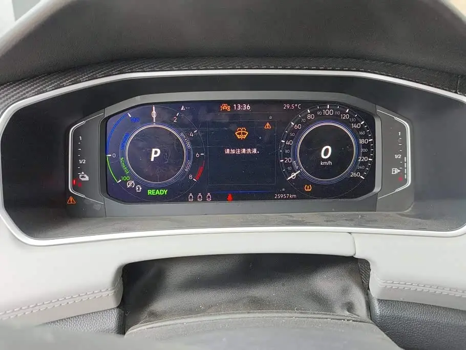 Volkswagen Tayron GTE Plug-in Hybrid 2023 — Photo 14/16