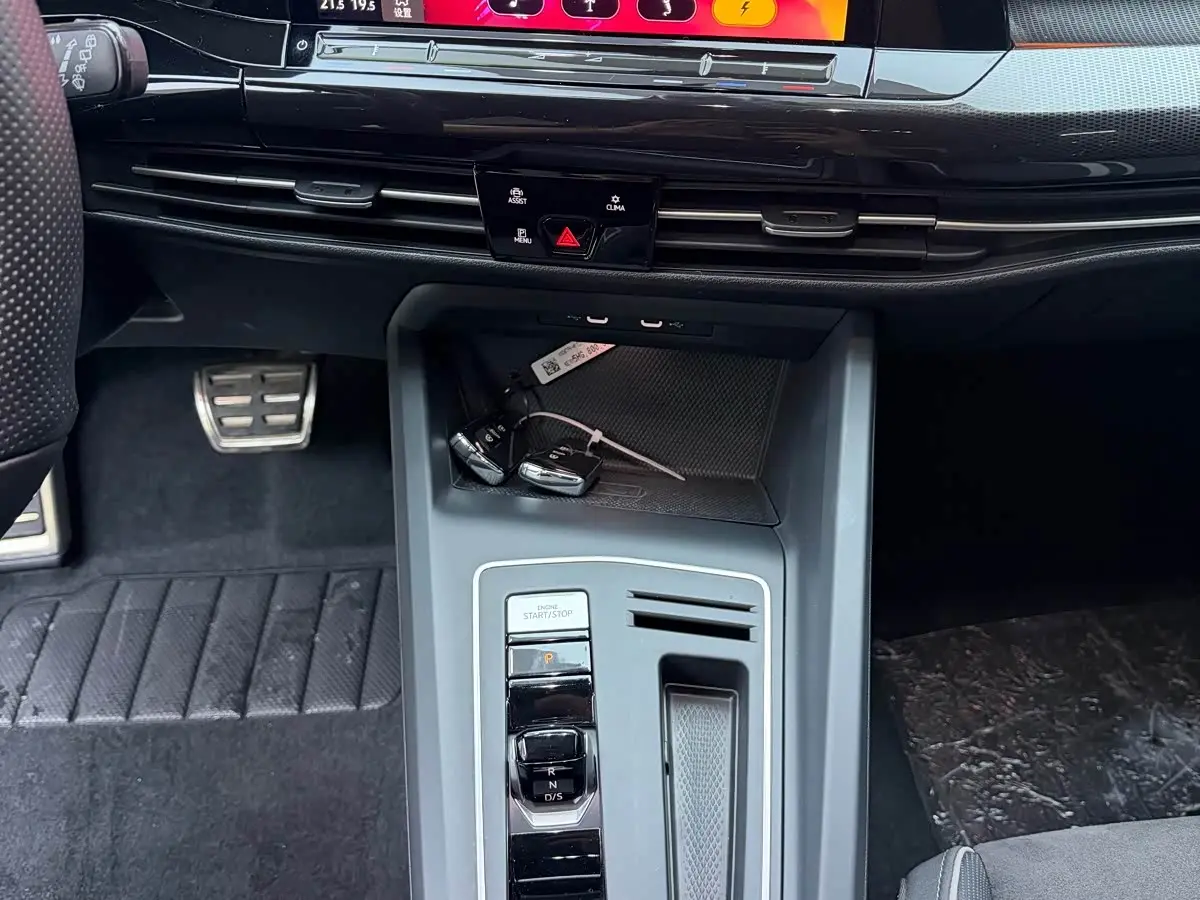 Volkswagen Golf 2022 — Şəkil 12/20