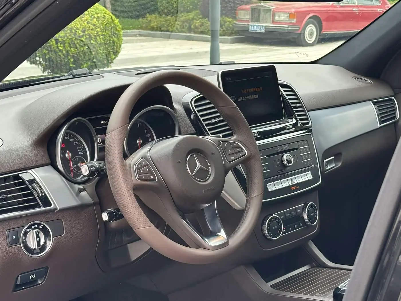 Mercedes-Benz GLE 2015 — Photo 14/18