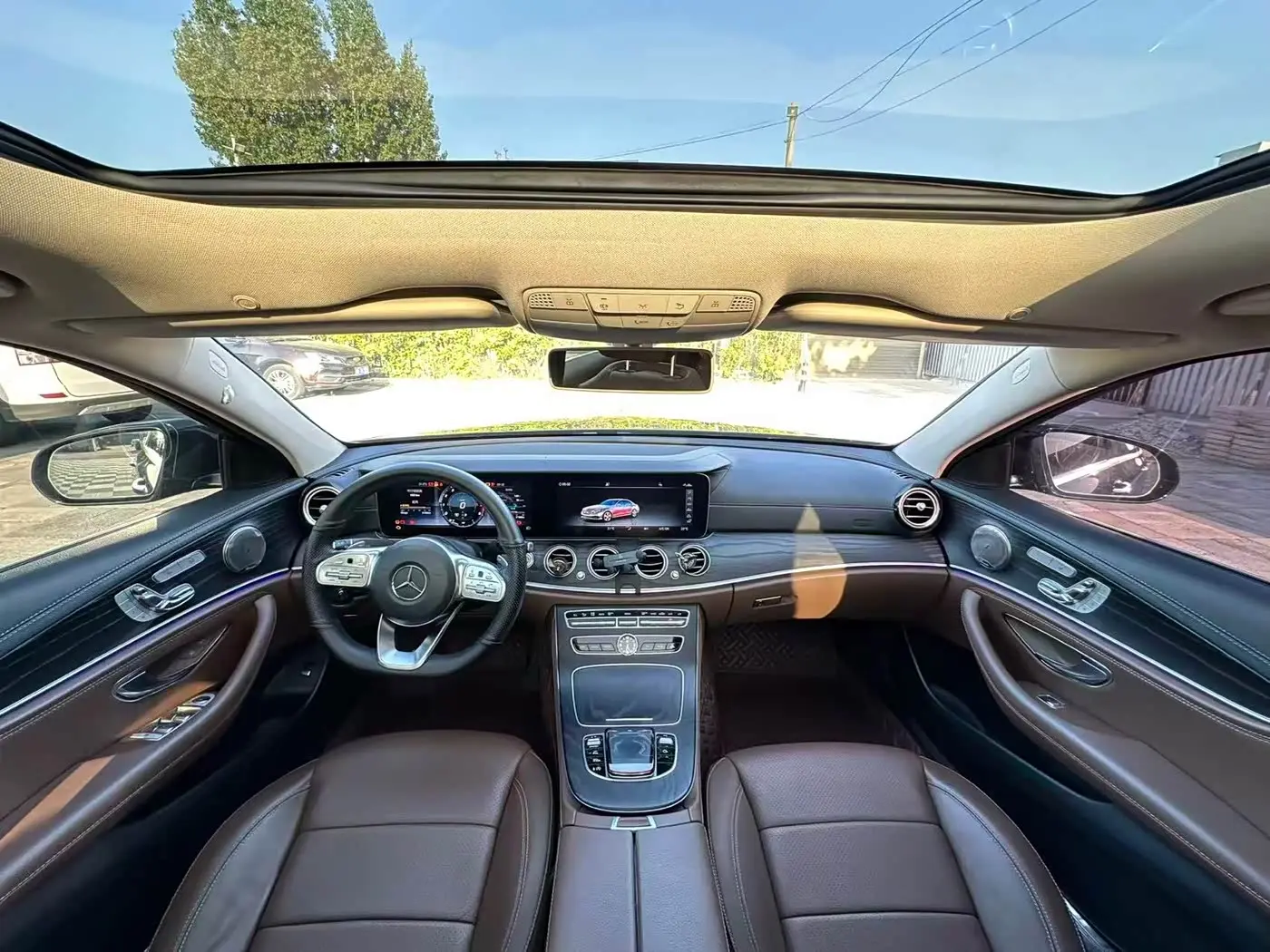Mercedes-Benz E-Class 2019 — Photo 4/10