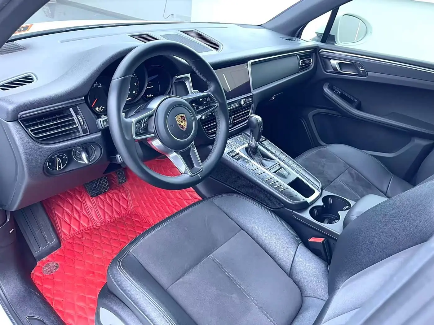 Porsche Macan 2019 — Photo 5/15