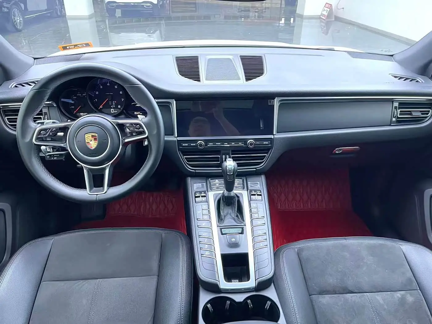Porsche Macan 2019 — Photo 7/15