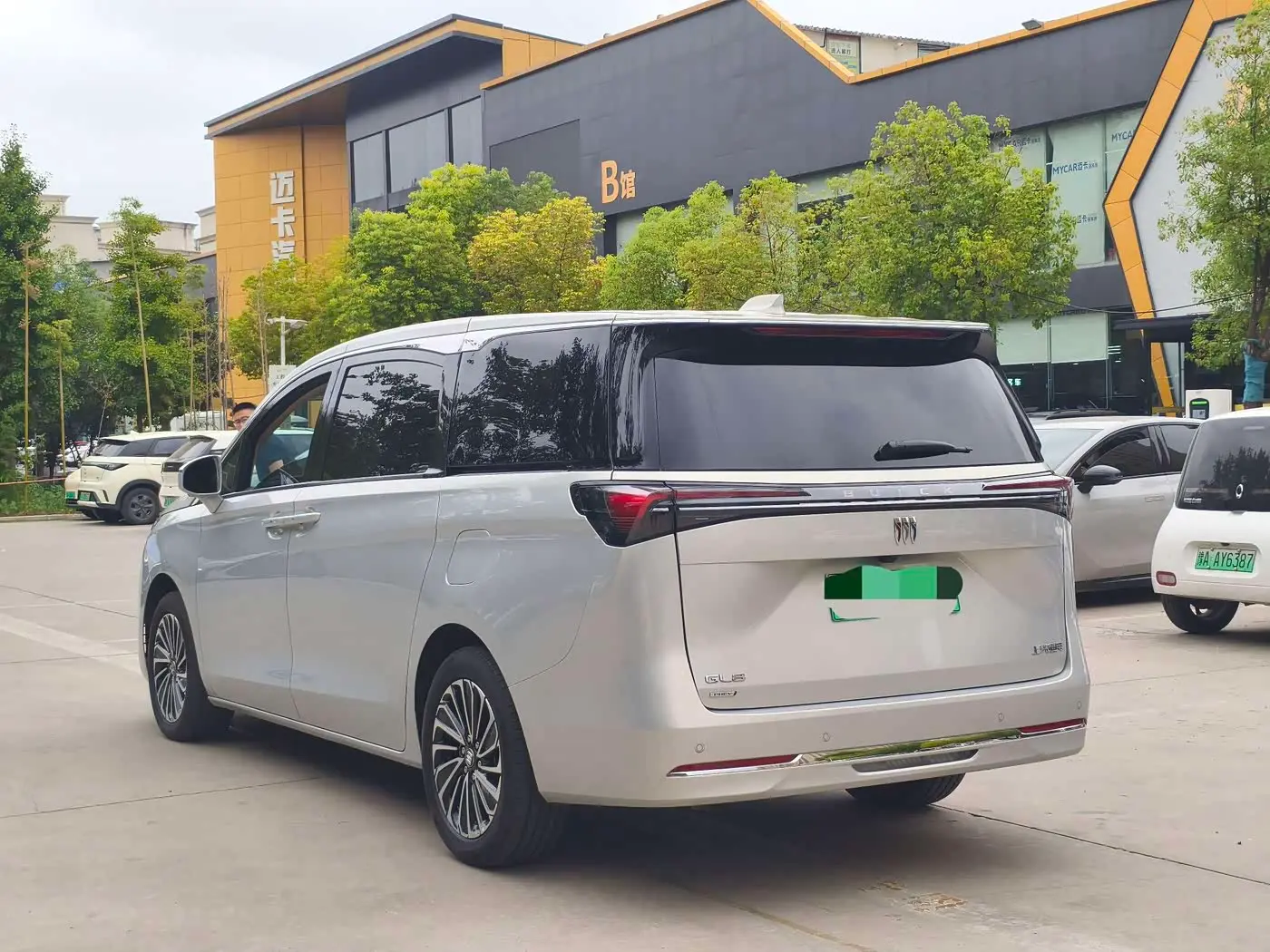 Buick GL8 New Energy 2025 — Photo 9/10