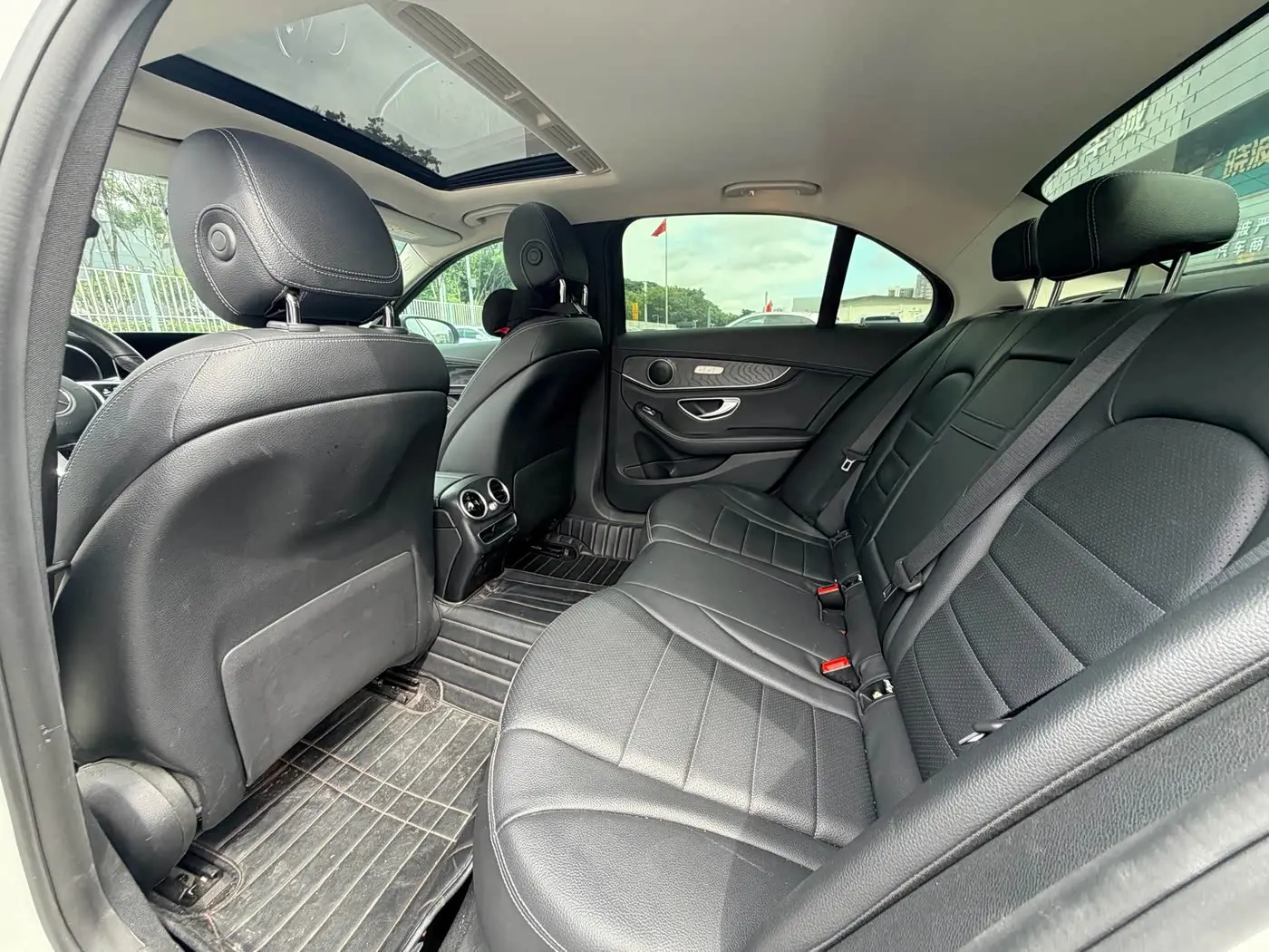 Mercedes-Benz C-Class 2019 — Photo 11/20
