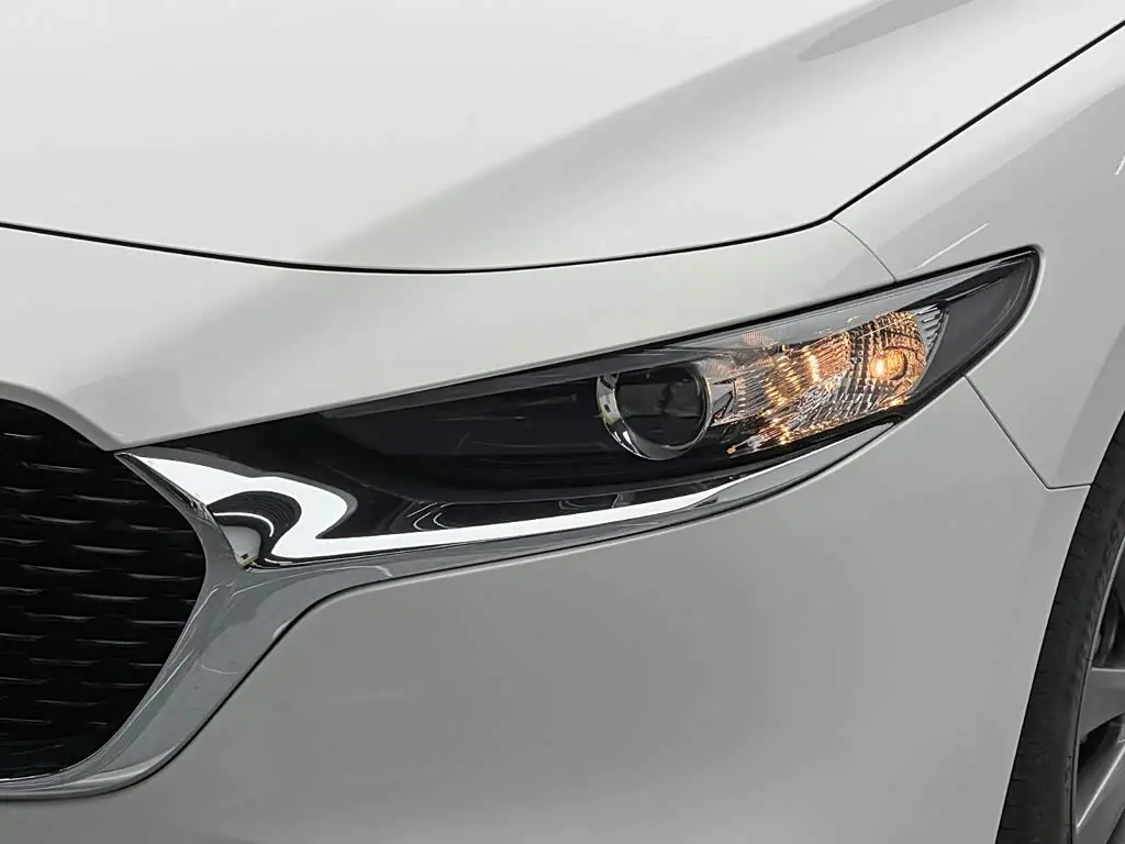 Mazda Mazda3 Axela 2024 — Photo 9/20