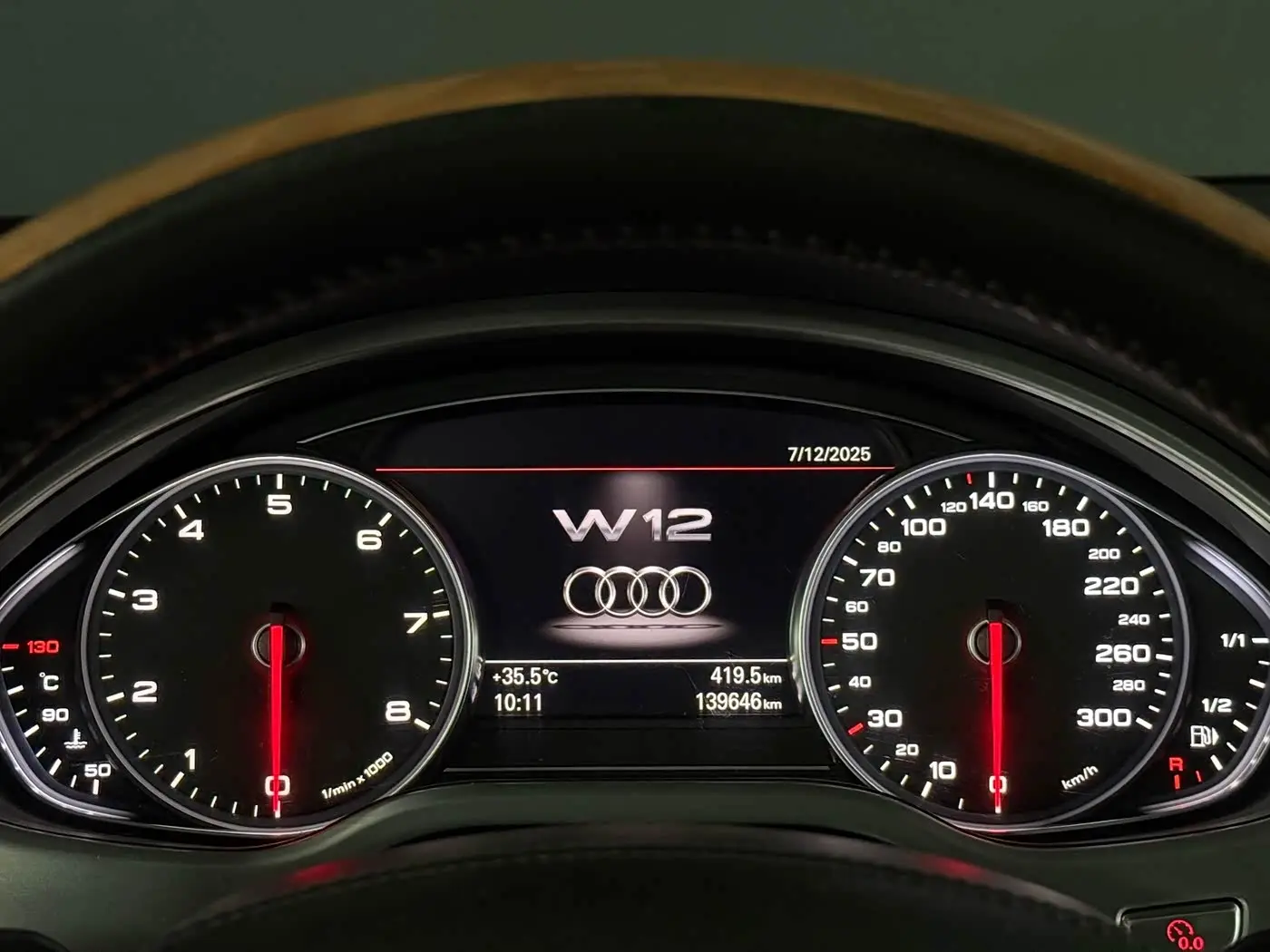 Audi A8 2011 — Фото 20/20