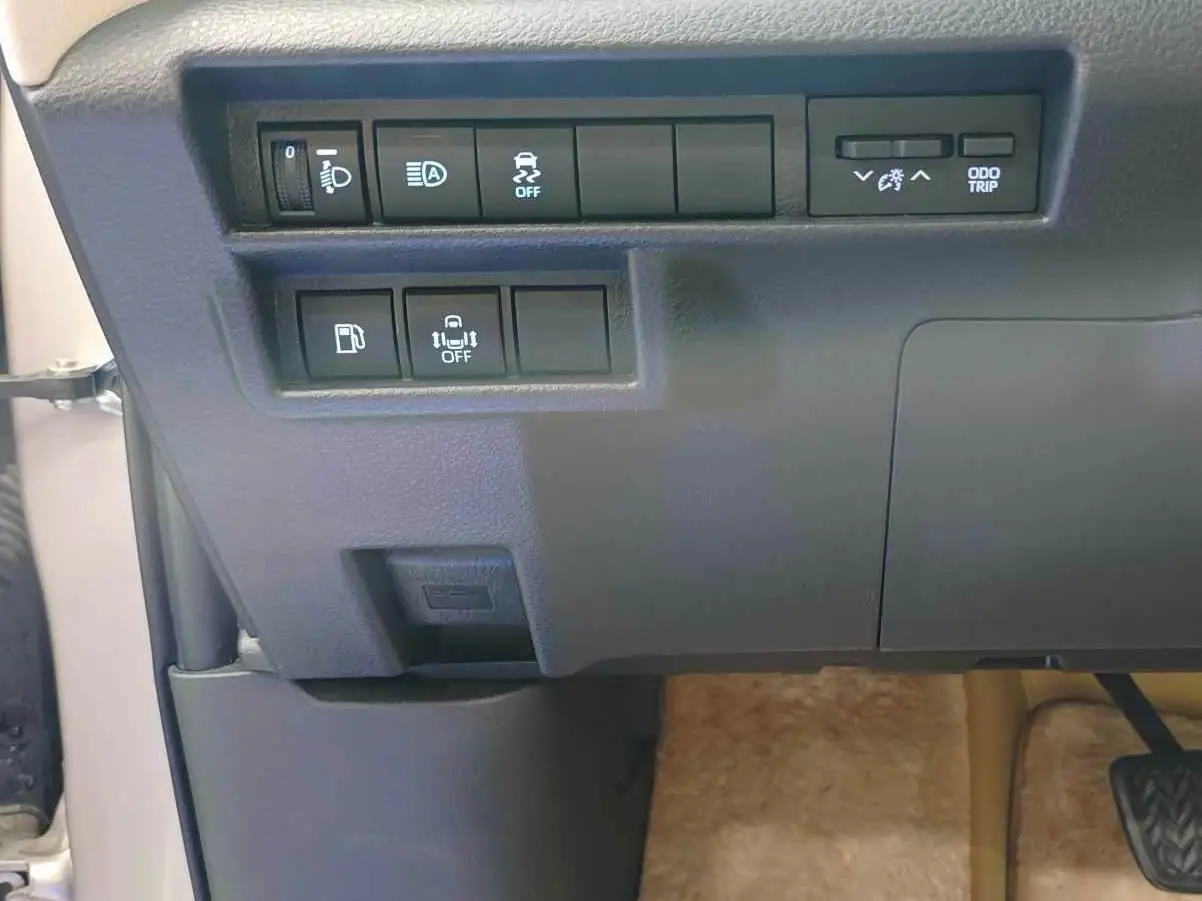 Toyota Sienna 2023 — Photo 19/20