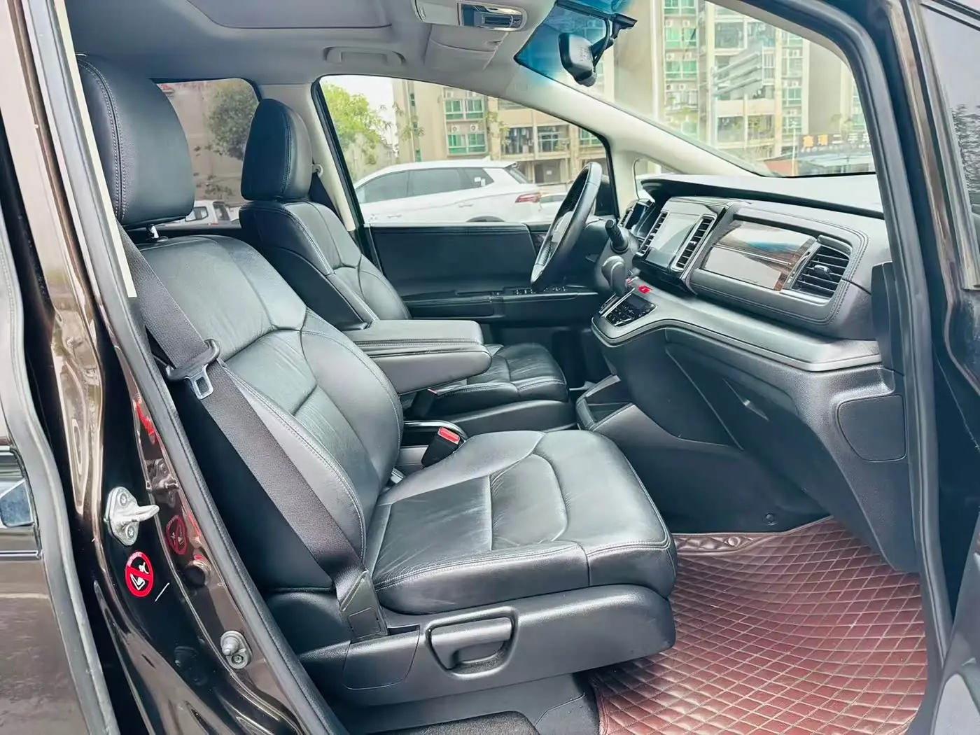 Honda Elysion 2017 — ფოტო 8/11