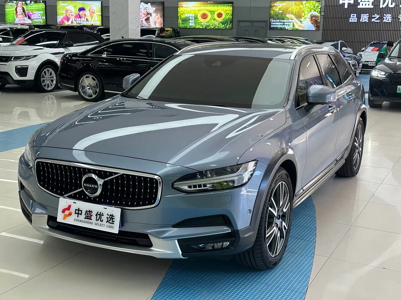 Volvo V90 2017 — Фото 1/20