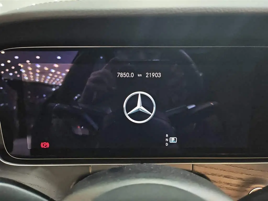 Mercedes-Benz E-Class 2022 — Şəkil 12/12