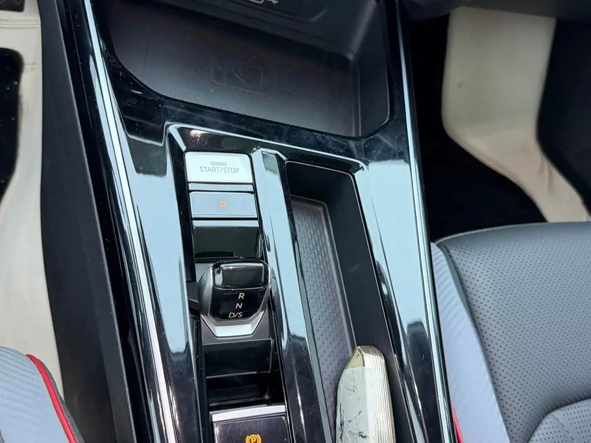 Volkswagen Lamando 2022 — Photo 10/19