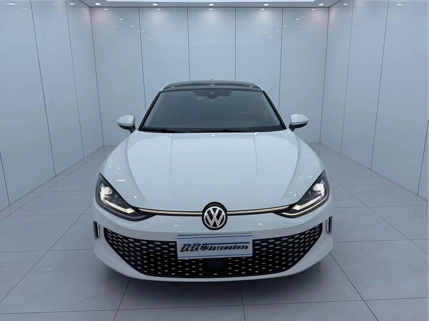 Volkswagen Lamando 2022 — Photo 2/19
