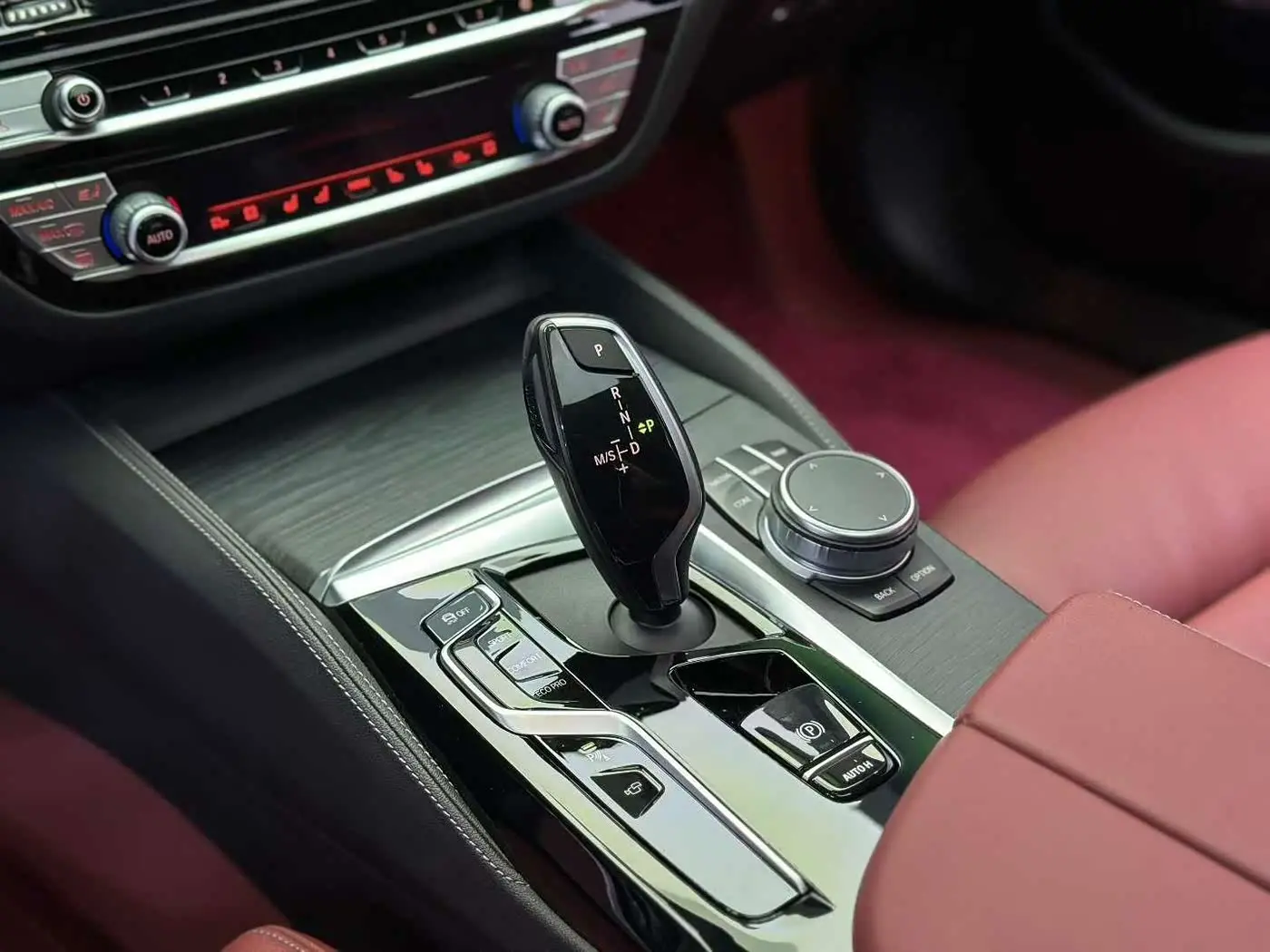 BMW 5 Series 2020 — Photo 5/9