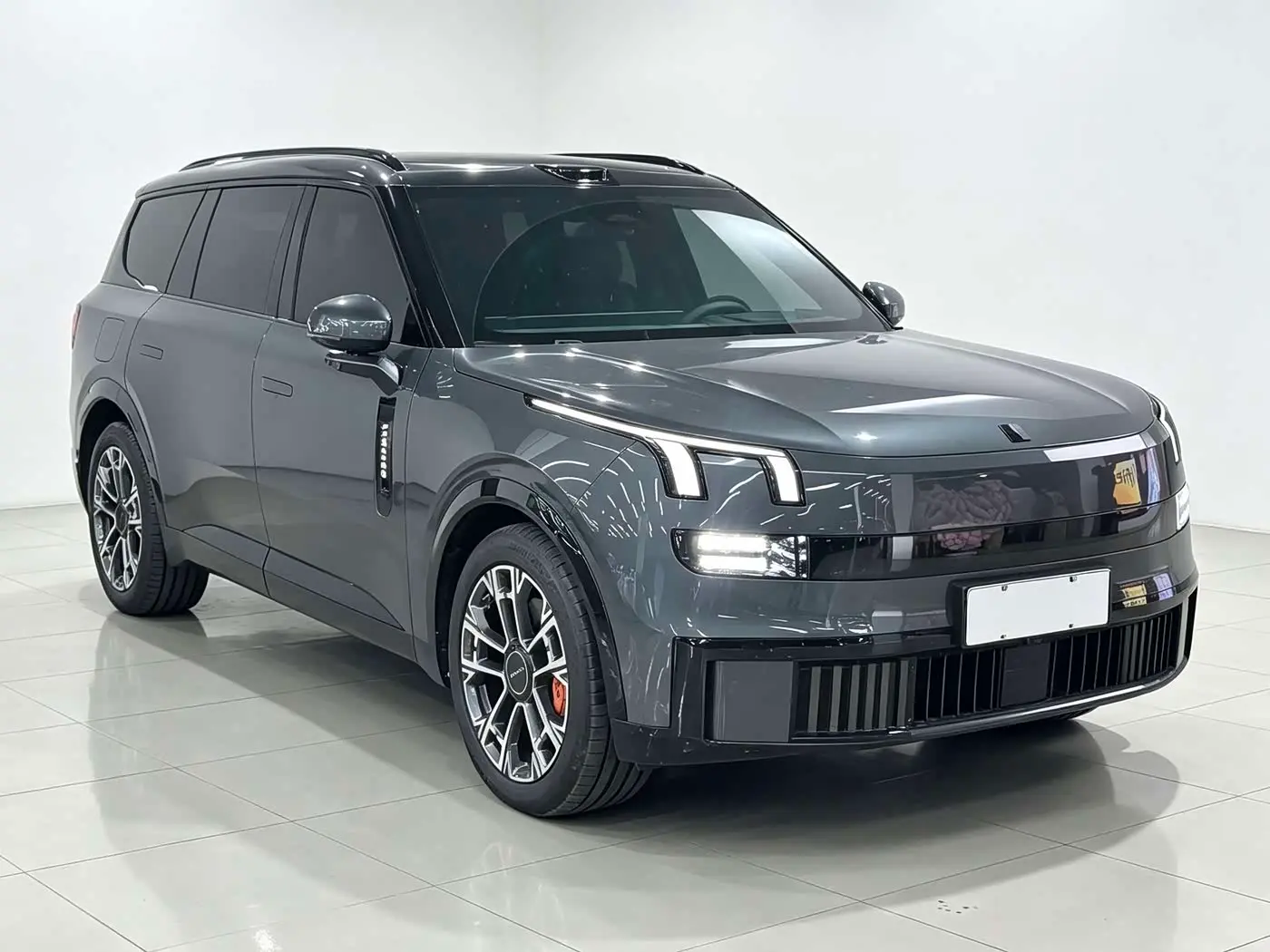 Lynk & Co 900 2025 — Photo 1/9