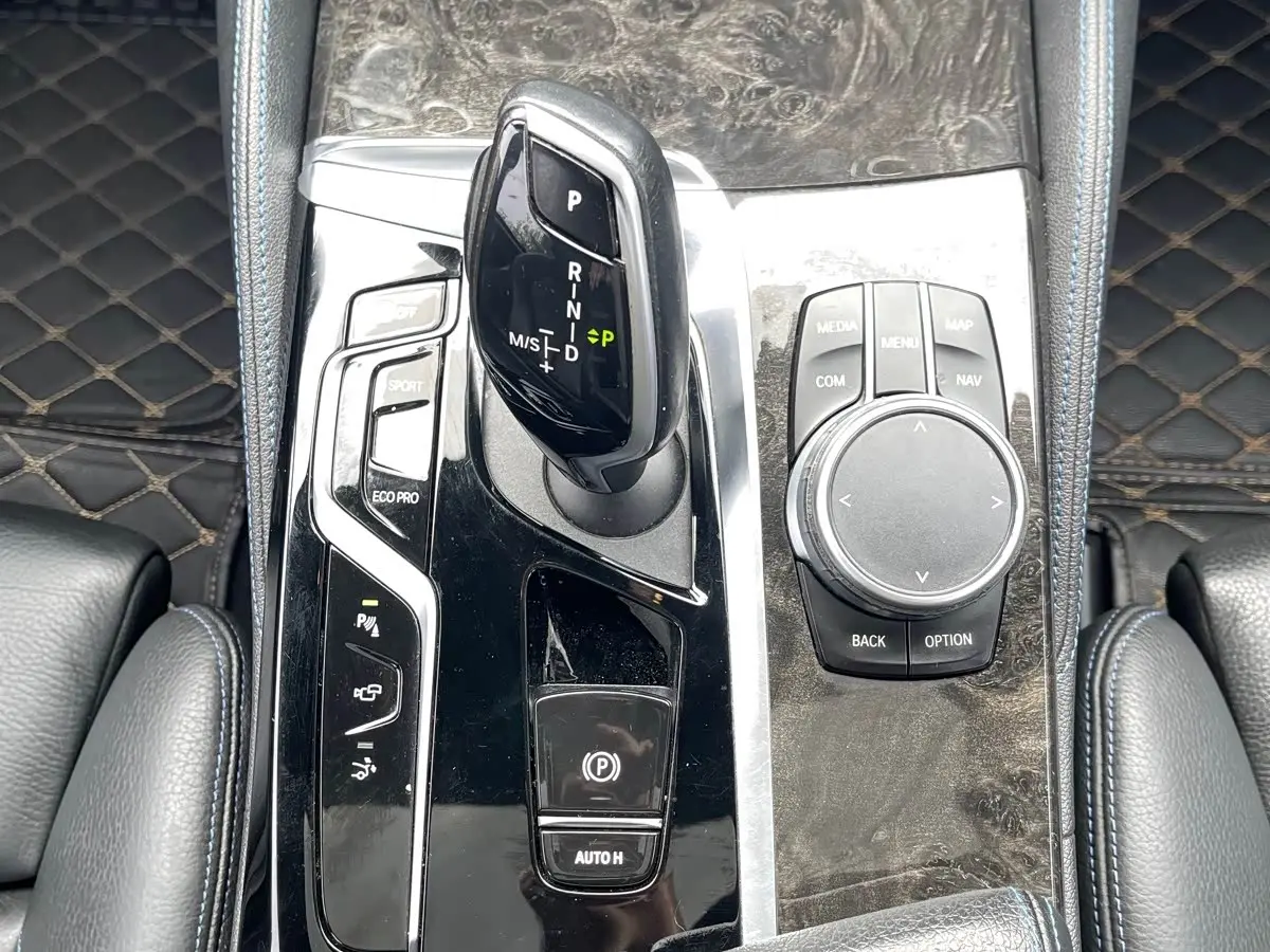 BMW 6 Series GT 2022 — Photo 12/20