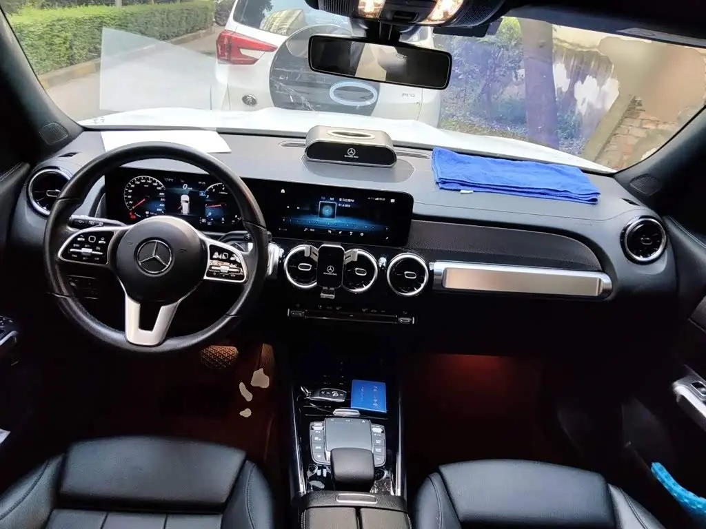 Mercedes-Benz GLB 2021 — Photo 10/20