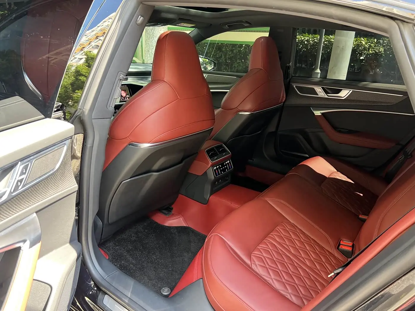 Audi A7L 2024 — Photo 19/20