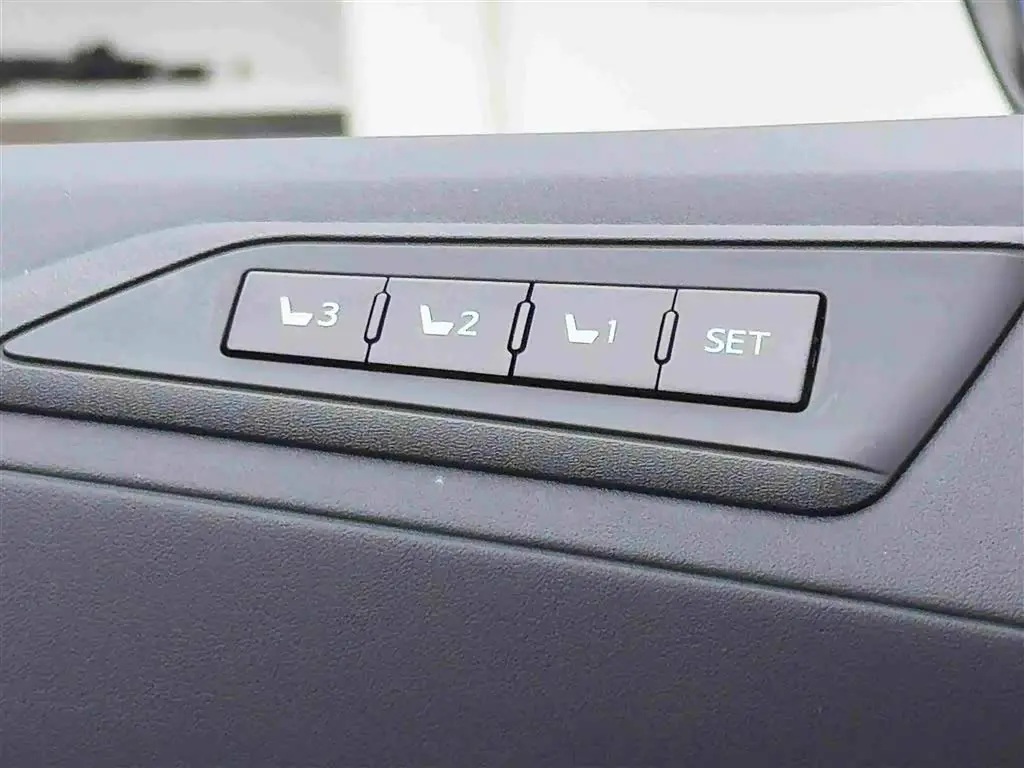 Toyota Alphard 2021 — Фото 16/20