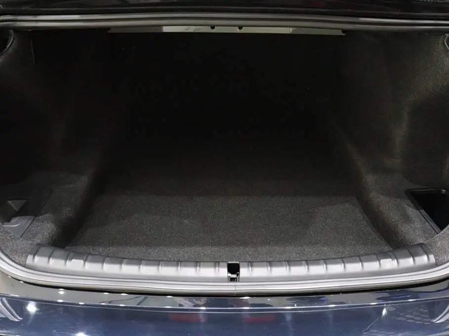 BMW 5 Series 2020 — Photo 20/20