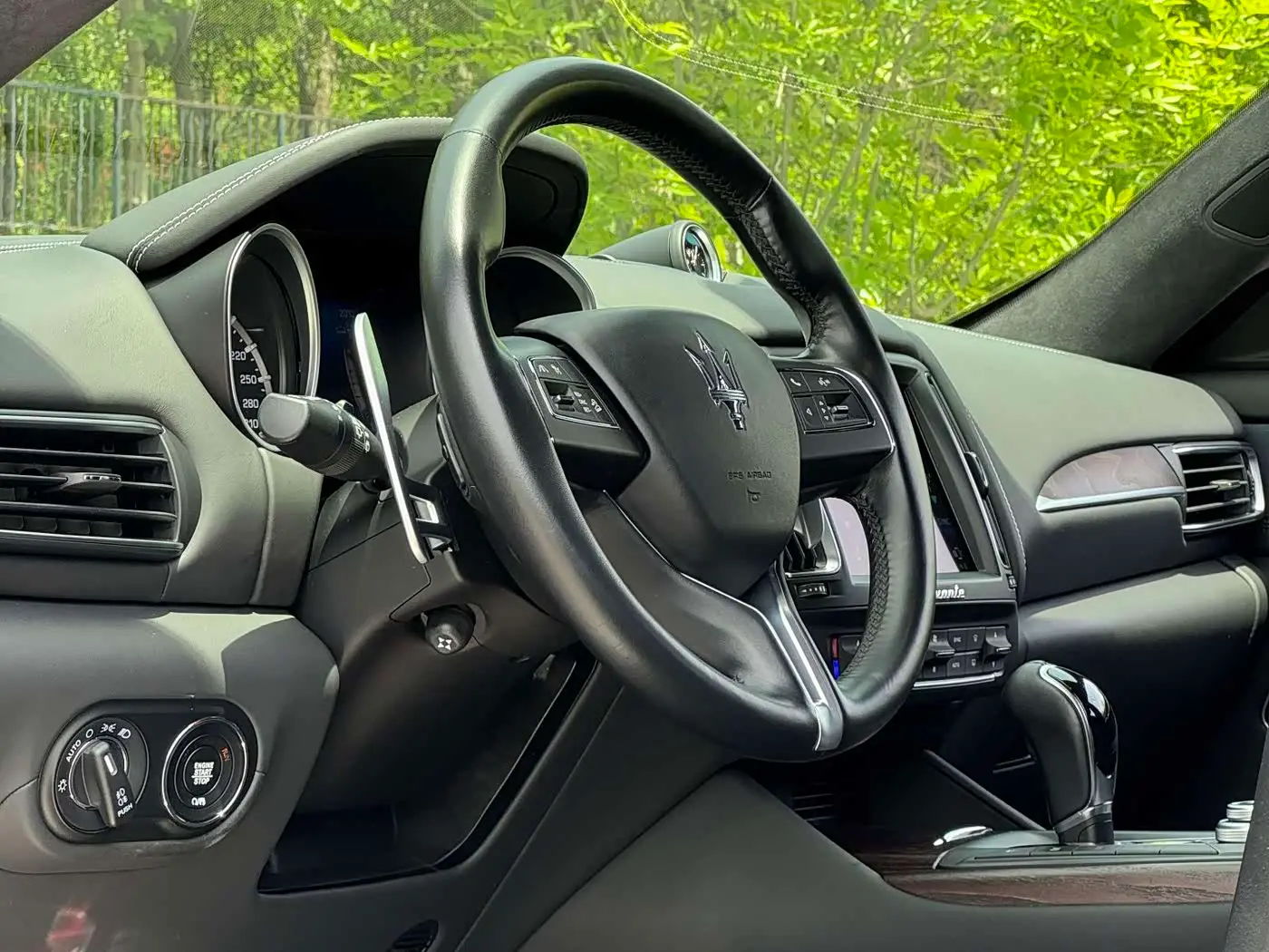 Maserati Levante 2018 — ფოტო 15/20